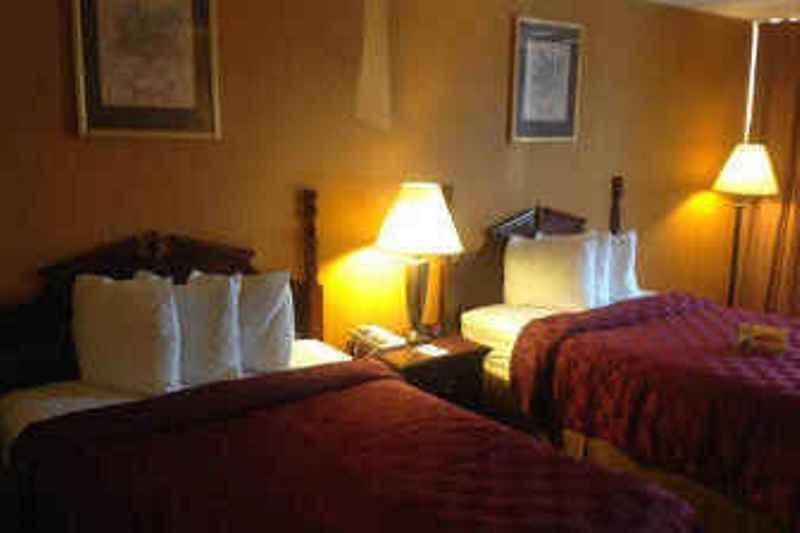 Days Inn Ийстън Екстериор снимка