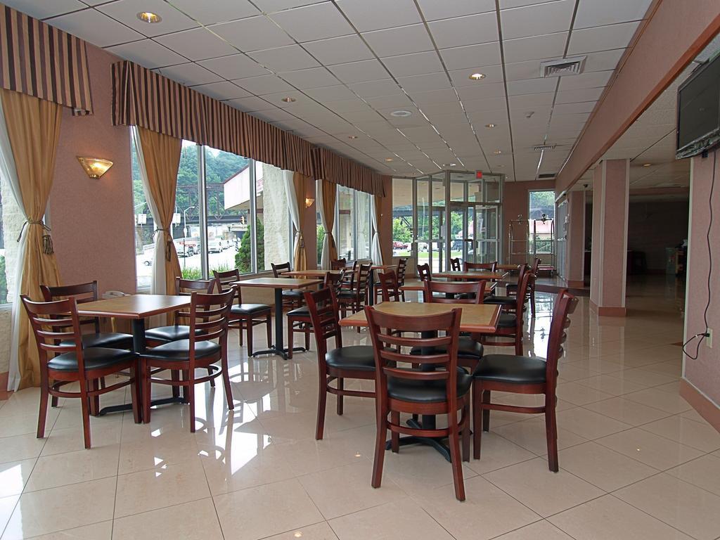 Days Inn Ийстън Ресторант снимка